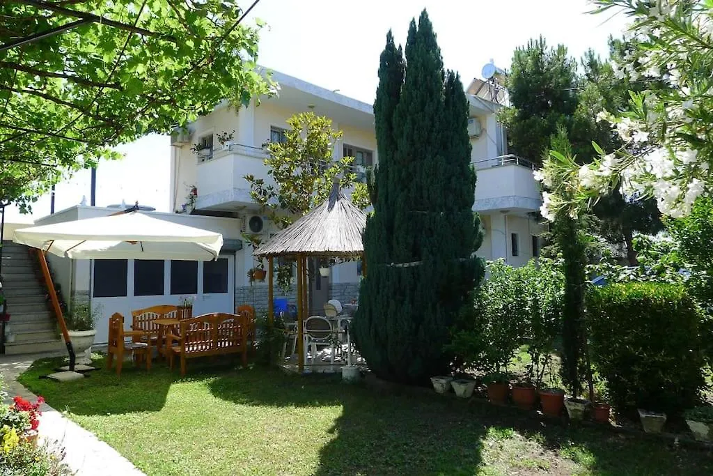 Beach House - Bedroom For 5 People - 1St Floor Velipoje Holiday home